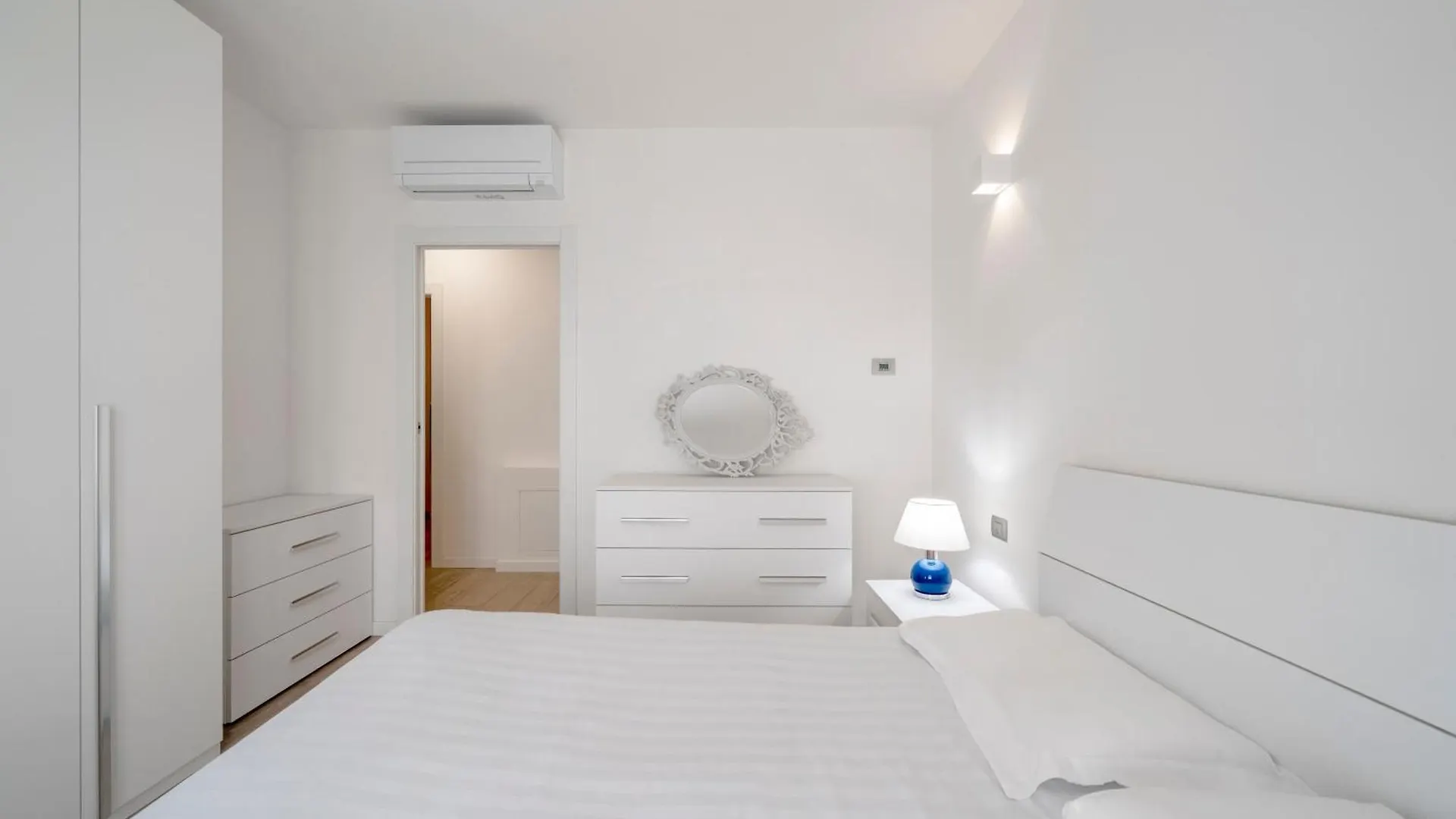 Parco Comfort Suite Battaglia Appartamenti ミラノ 0*,